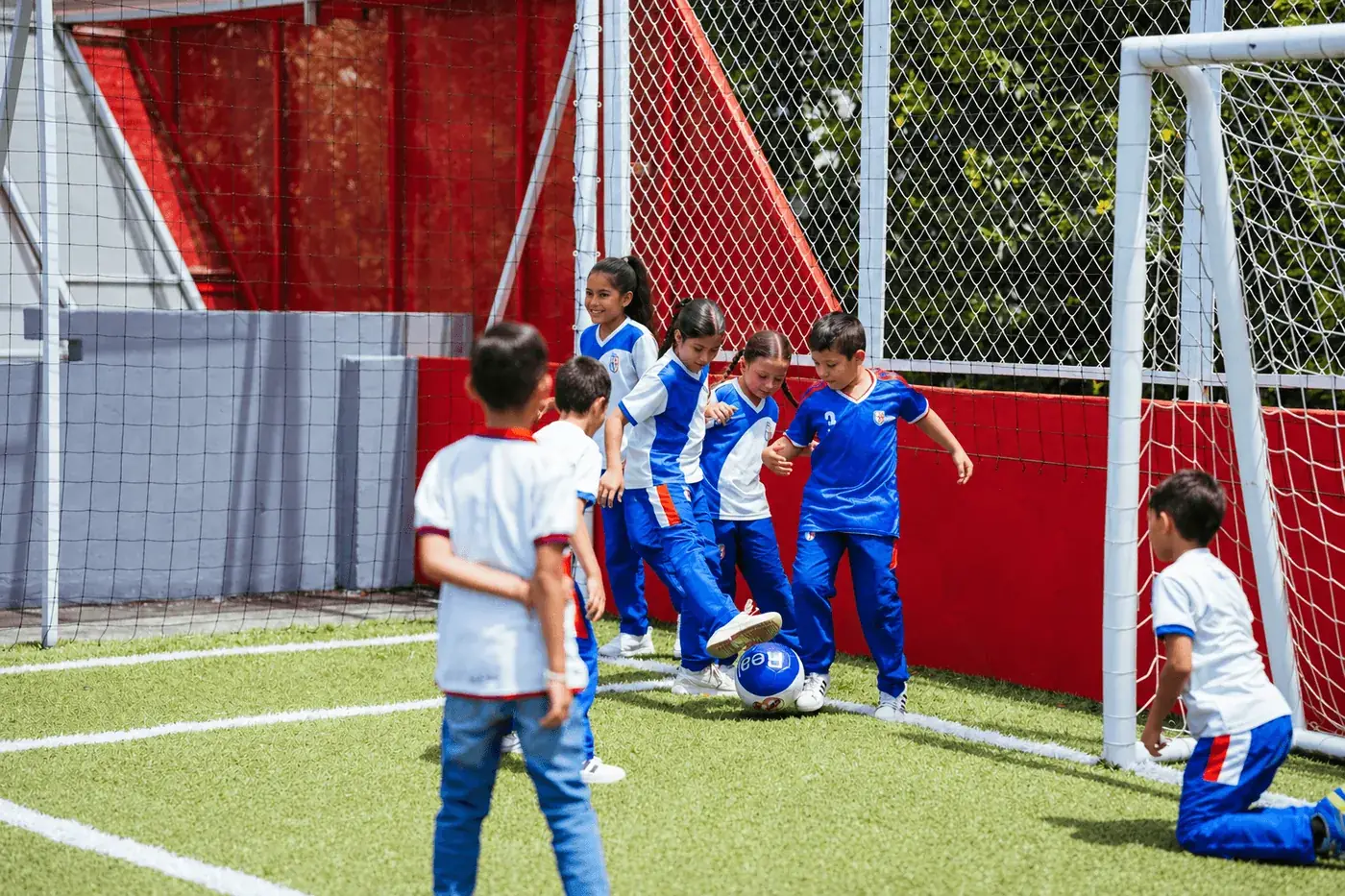 Partido de fútbol infantil